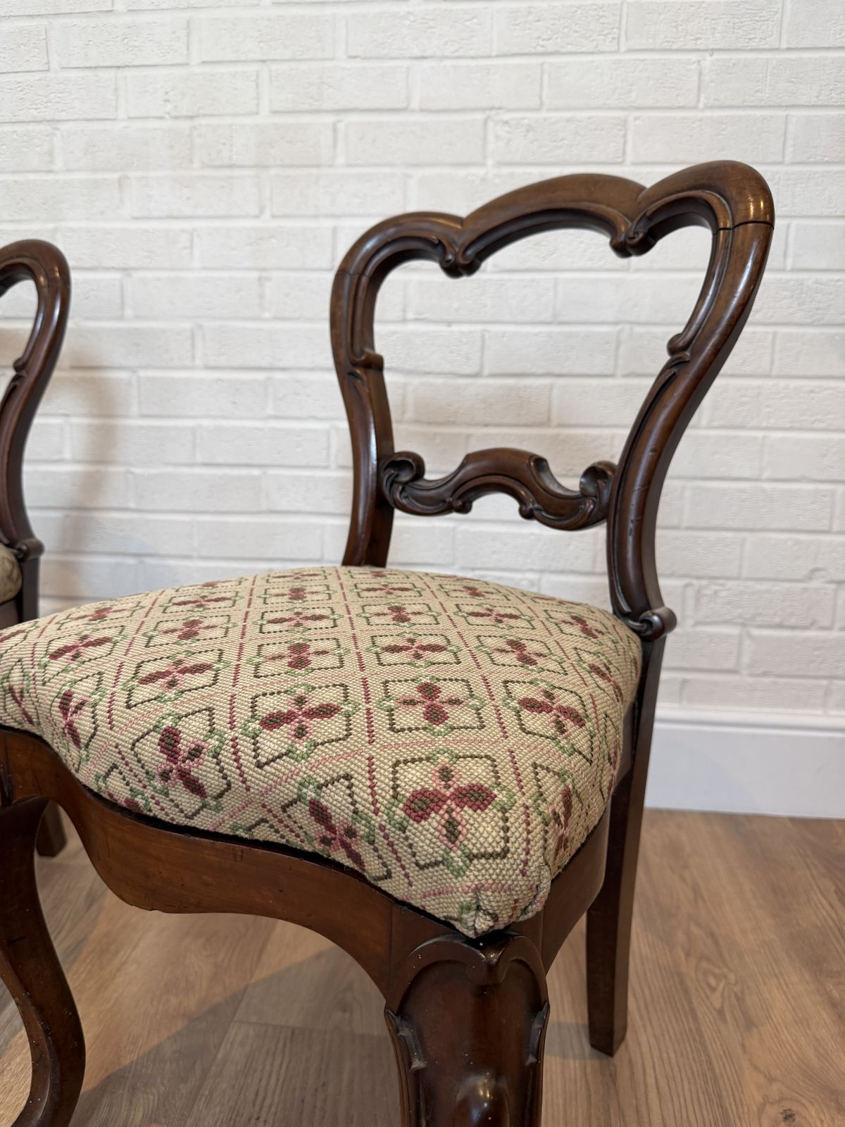 Furniture Late 19th – Early 20th Century Set Of 4 Balloon Back Chairs photo