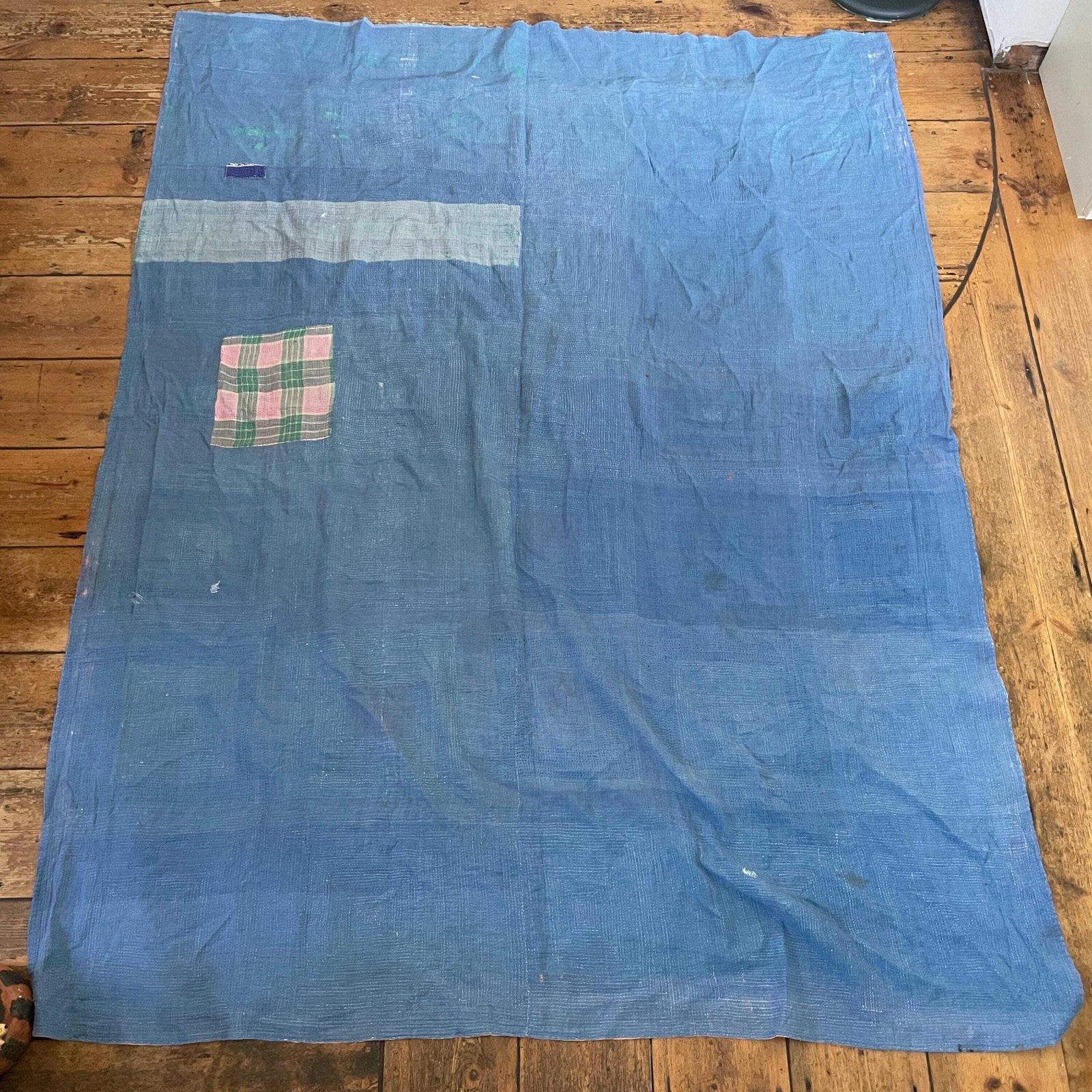 Vintage Indian Fabric Blanket Hand Embroidered Pattern Tapestry Cotton Handmade Craft Traditional Cloth India Stitched Patchwork 109x142cm photo furniture