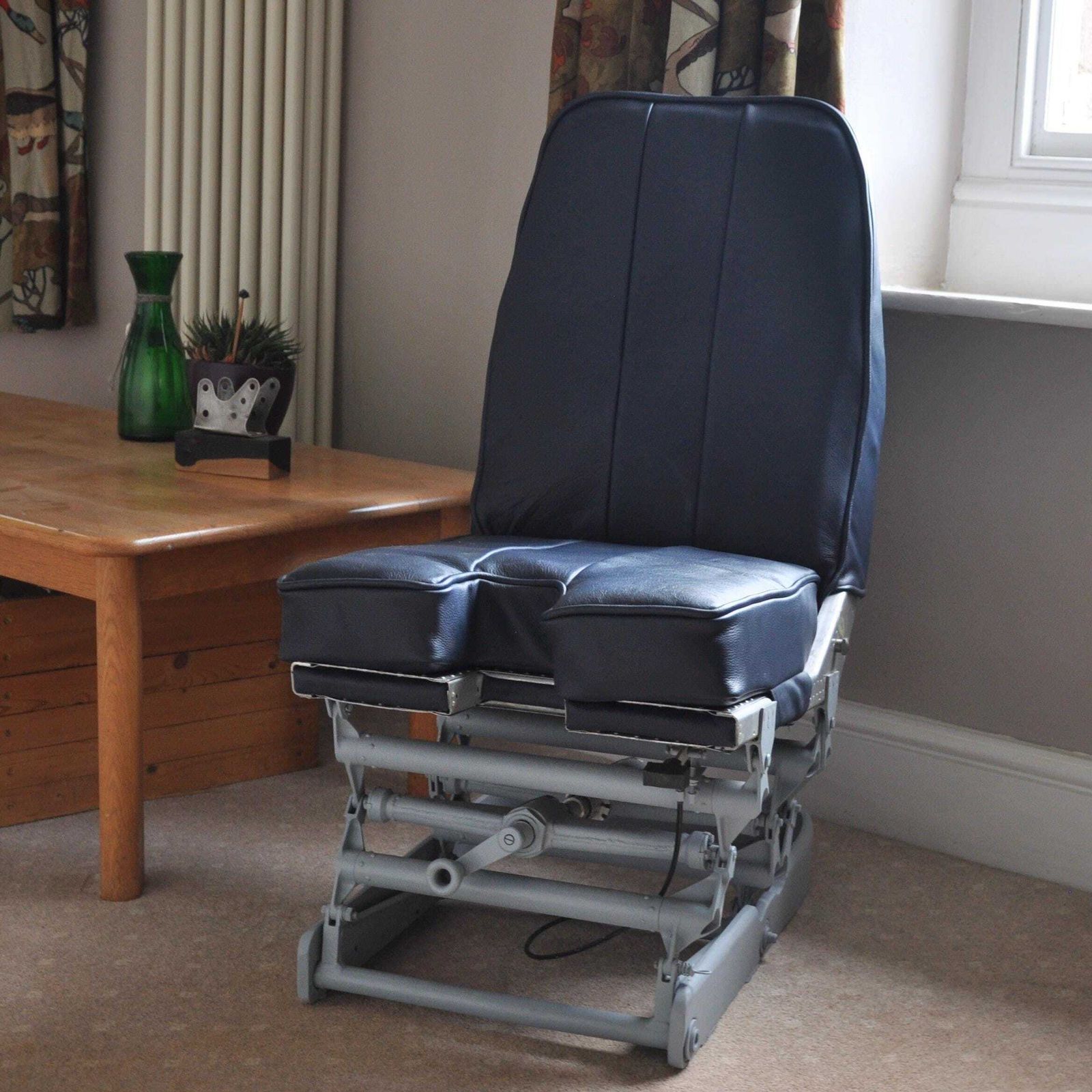 Aircraft Pilots Chair Let L410 Turbolet photo furniture