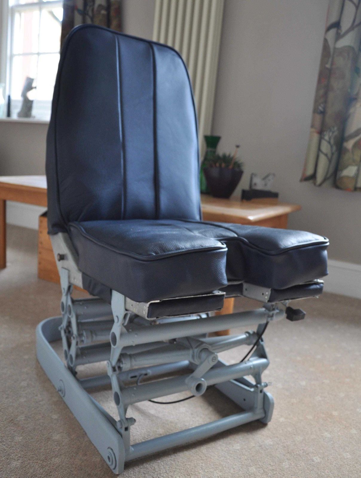 850.0 Aircraft Pilots Chair Let L410 Turbolet photo