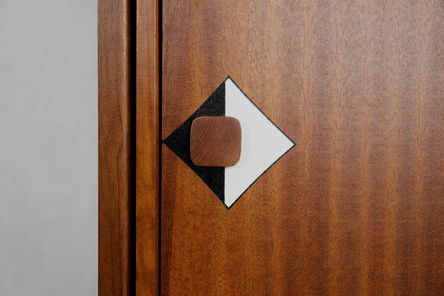 Mid Century Deens Modern Teakhouten Dressoir Met Handgeschilderd Patroon, Ca. Jaren 1950 photo furniture