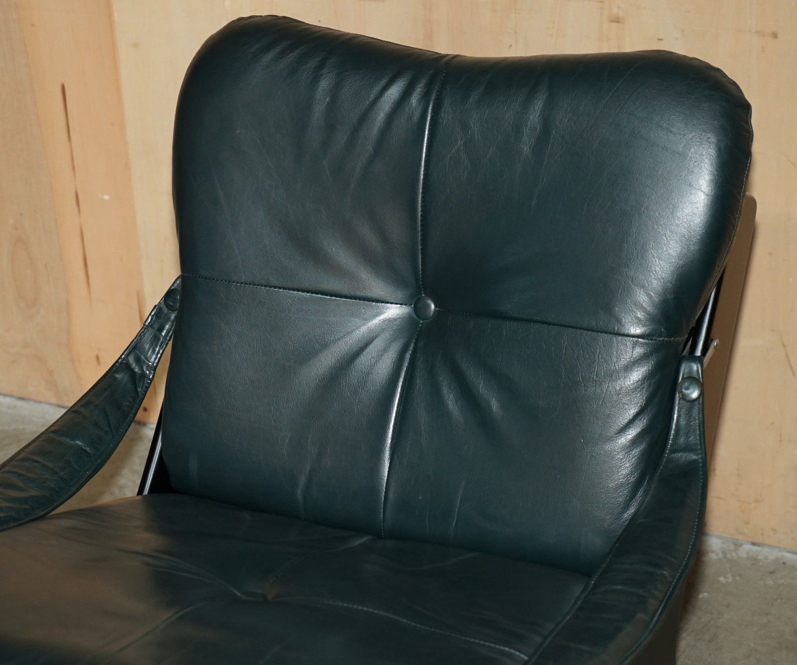 Fine Mid Century Modern Green Leather 1970's Pirelli Chesterfield Rocking Chair photo Furniture