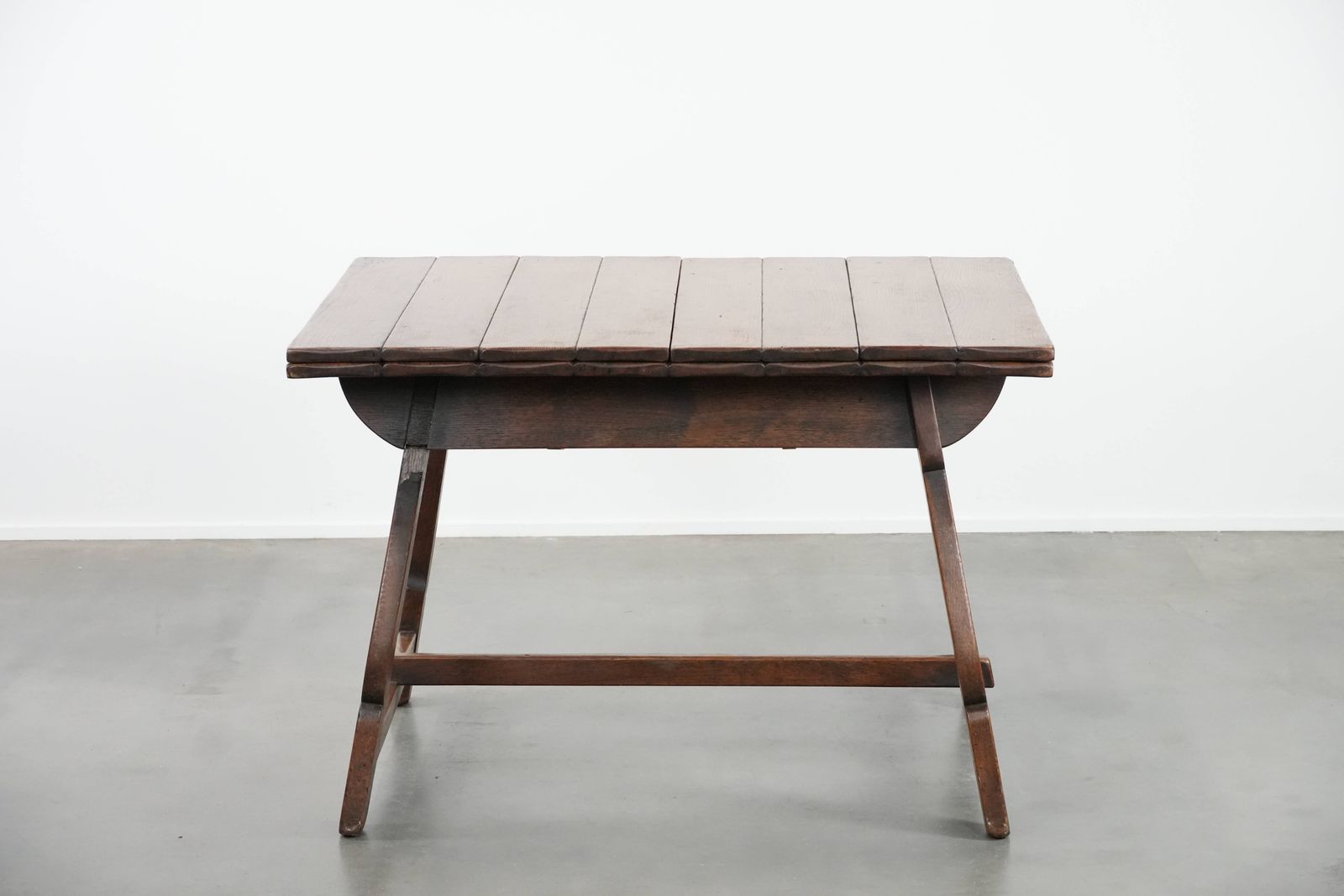 Bijzondere Antieke Zwitserse Inklapbare Eettafel Van Eikenhout, Midden 19e Eeuw photo vintage
