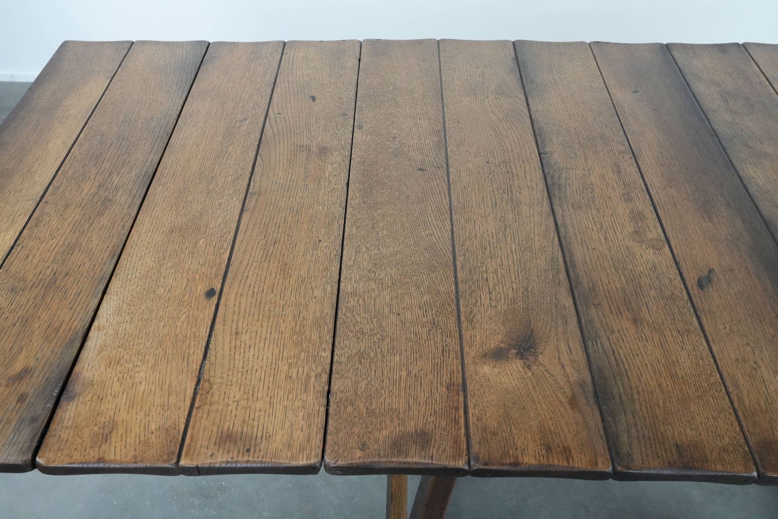 Meubels Bijzondere Antieke Zwitserse Inklapbare Eettafel Van Eikenhout, Midden 19e Eeuw photo