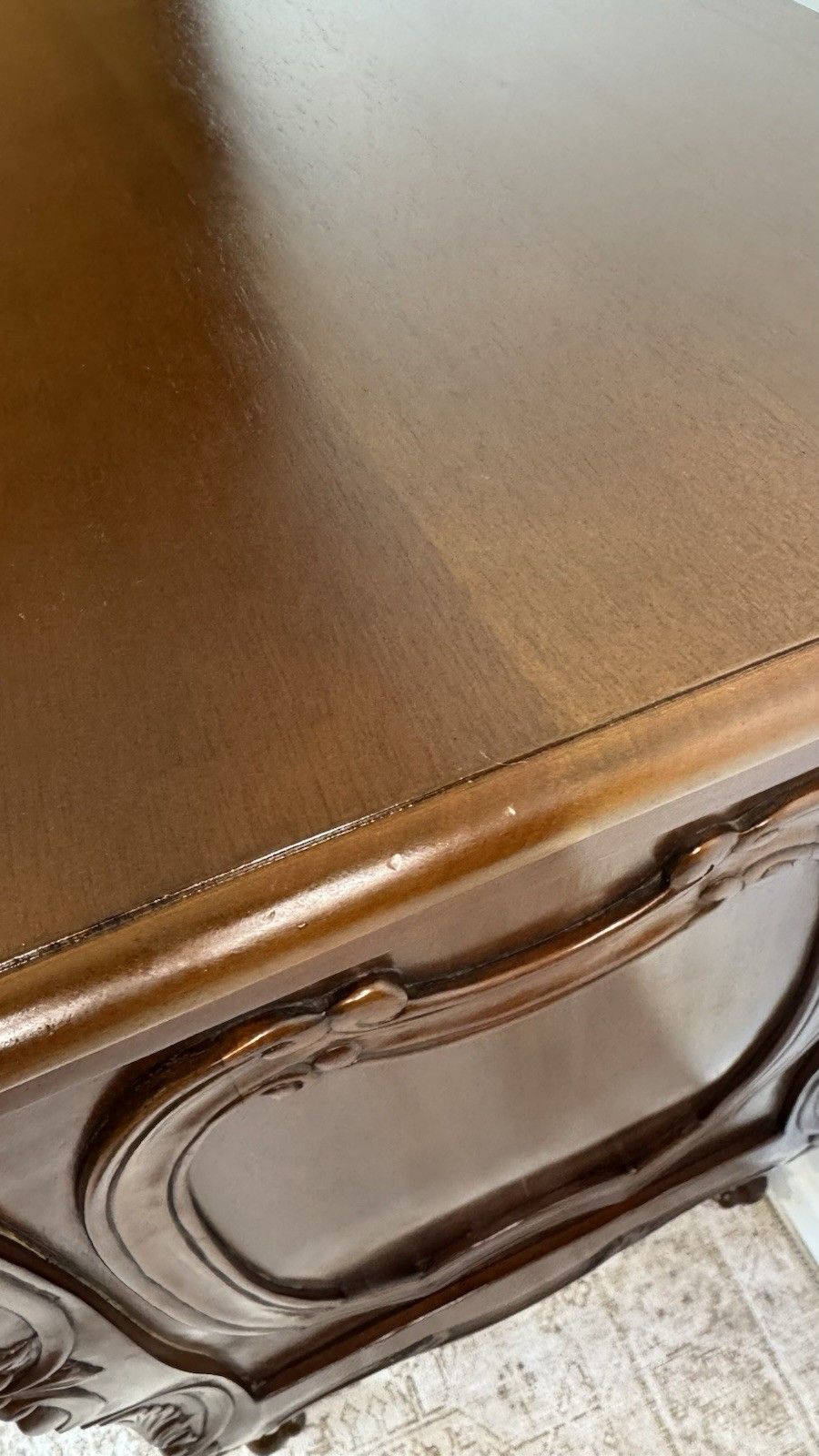 photo vinterior French Rococo Style Carved Mahogany Chest Of Drawers