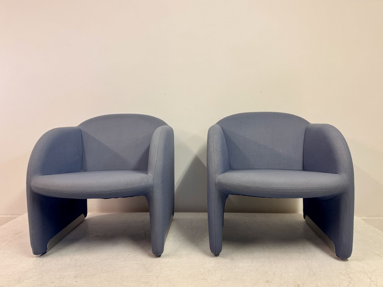 Pair Of Ben Chairs By Pierre Paulin For Artifort photo for sale
