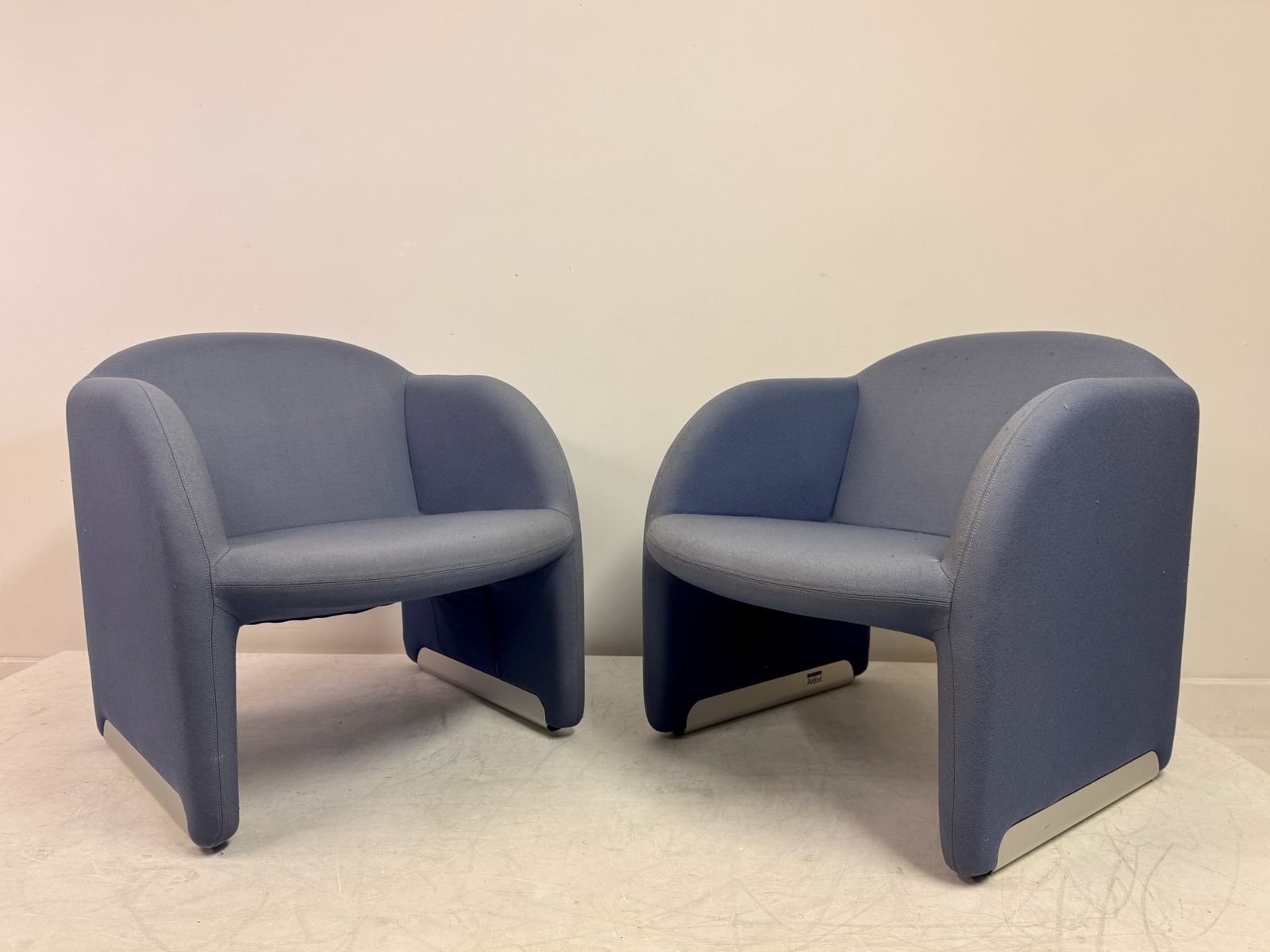 photo vinterior Pair Of Ben Chairs By Pierre Paulin For Artifort