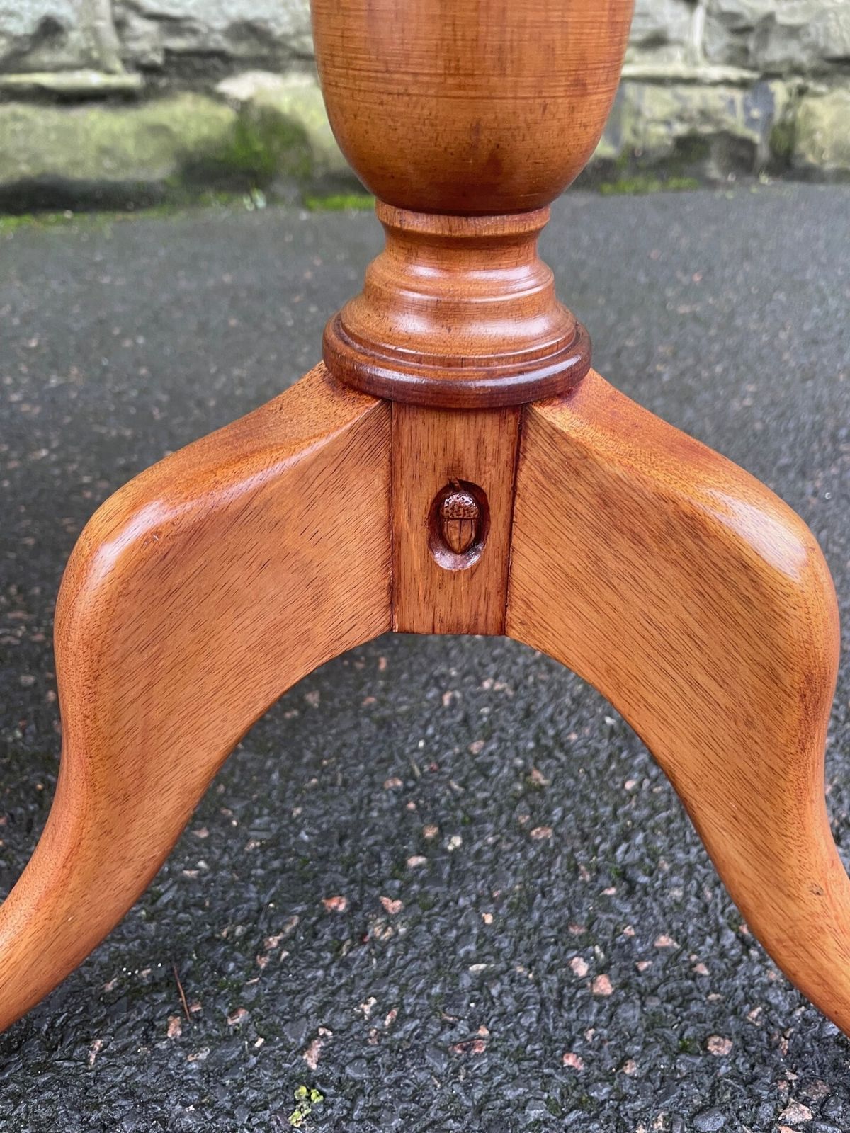 Alan Grainger ‘Acornman’ Mahogany Pair Of Wine Tables photo vinterior