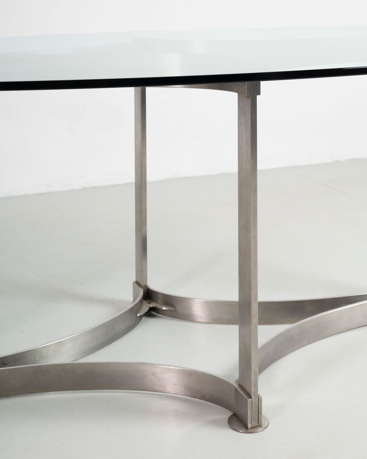 Vittorio Introini Oval Shaped Dining Table In Steel Ang Glass By Saporiti 1970s photo for sale