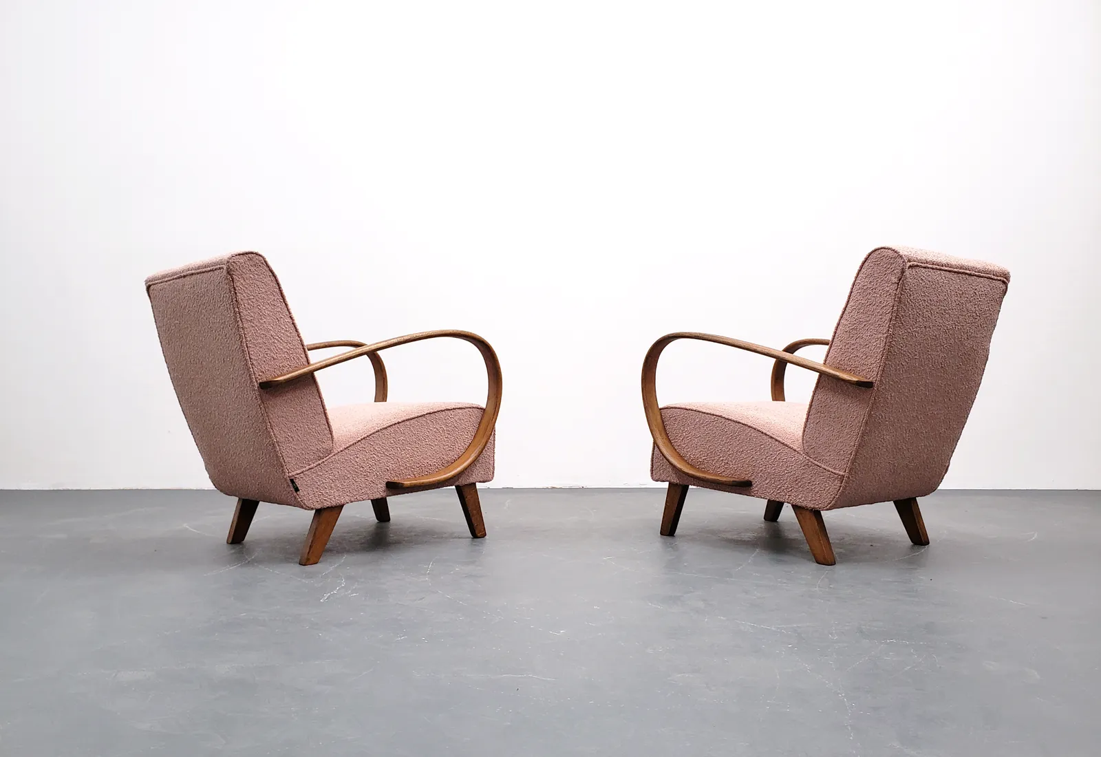 1930 Jindrich Halabala Bentwood Armchair In Pink Boucle photo for sale