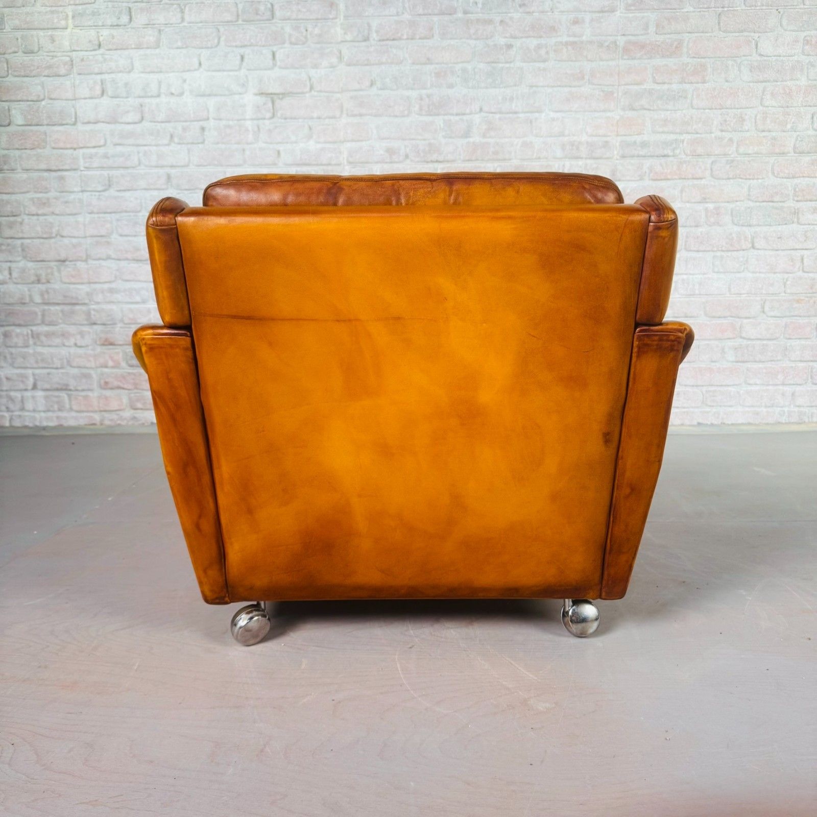 photo vinterior Vintage Danish Tan Leather Armchair By Svend Skipper #A807