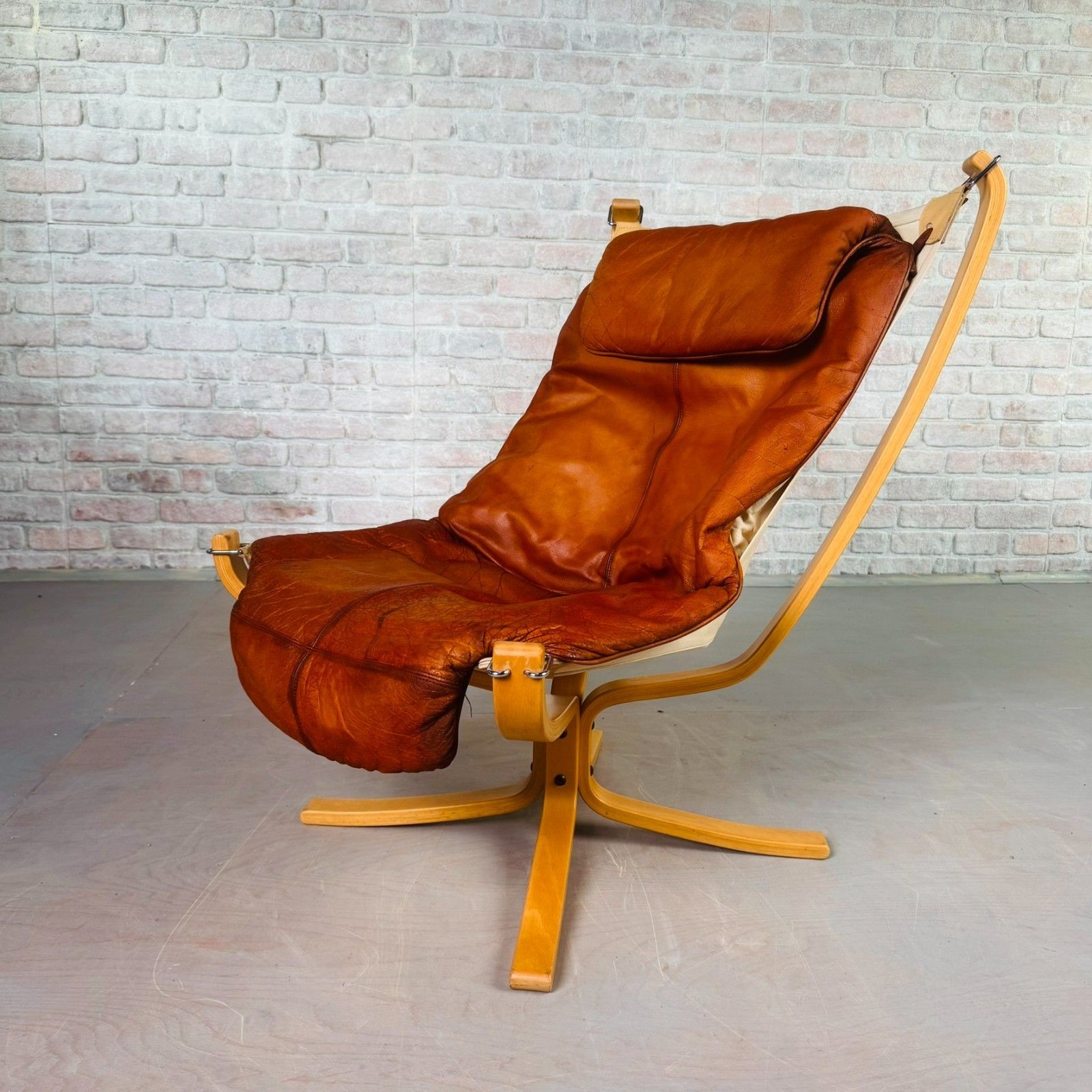 Vintage Norwegian Tan Leather Falcon Chair By Vatne Møbler #A808
