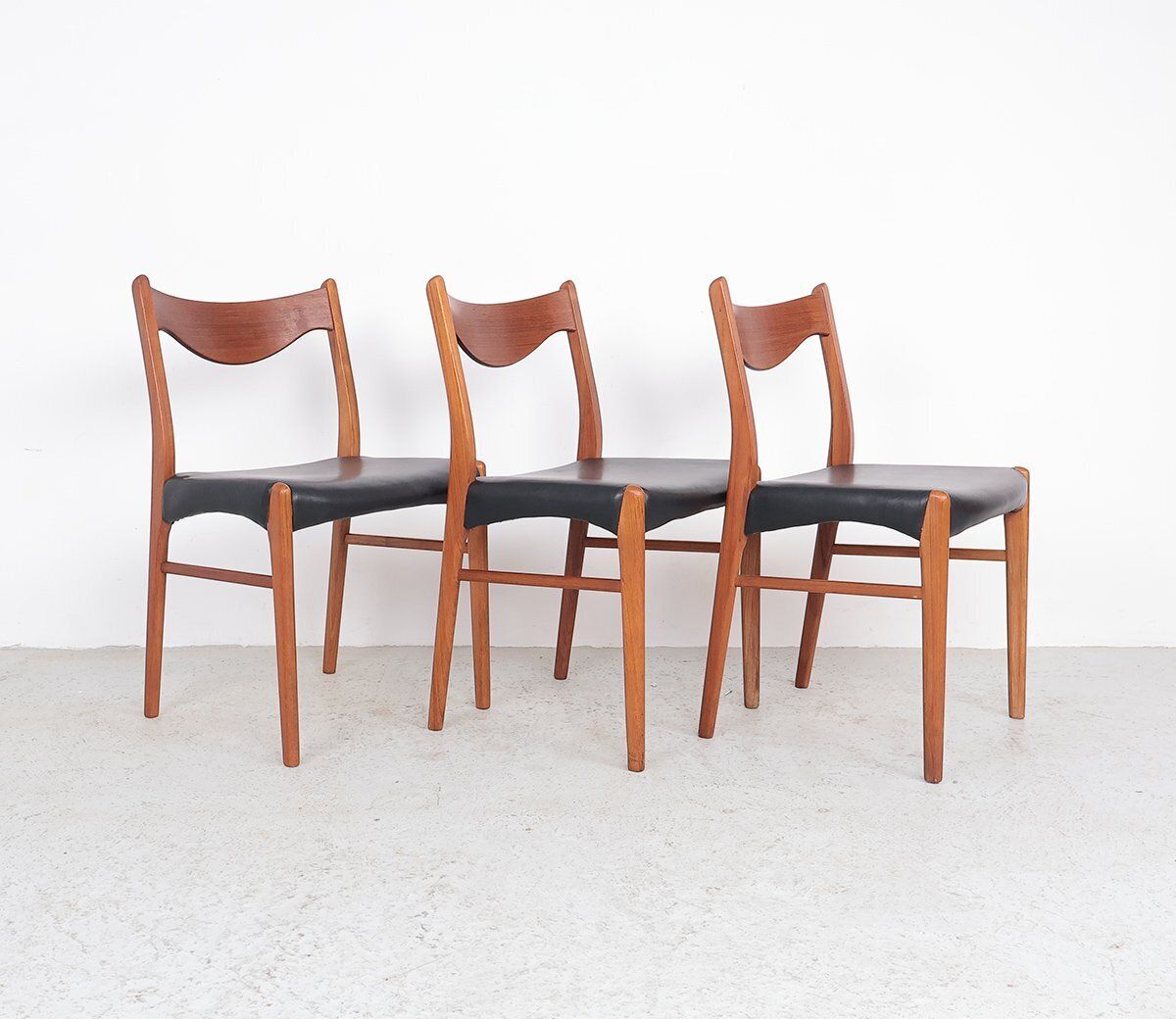 Teak And Leather Chairs By Arne Wahl Iversen For Glyngøre Stolefabrik, 1960s, Set Of 3 photo furniture
