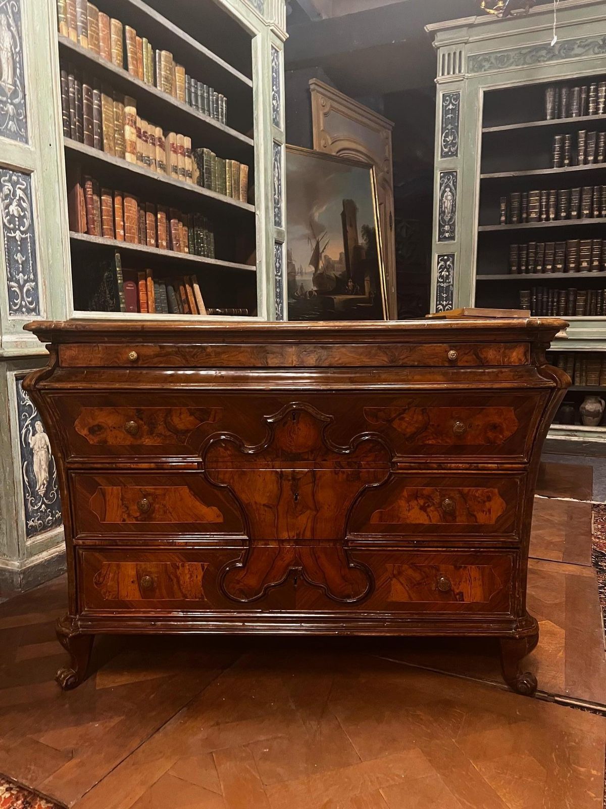 Elegante Comò Cassettiera Lombarda In Noce E Radica Di Noce, Italia photo furniture