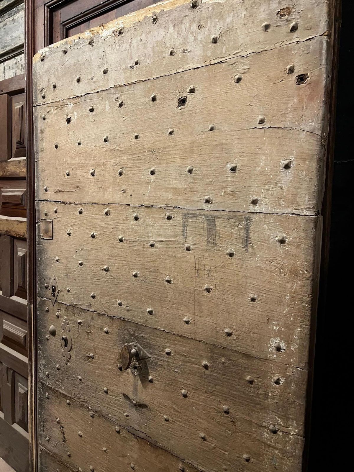 Portoncino Da Ingresso Rustico In Legno Laccato E Chiodato, Italia photo for sale