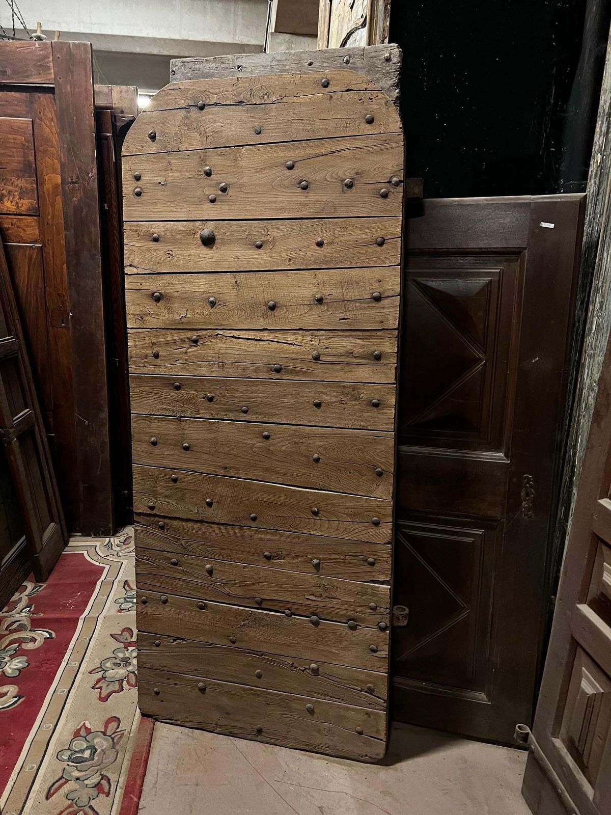 Portoncino Chiodato In Legno Di Rovere, Centinato Superiormente, Italia photo furniture