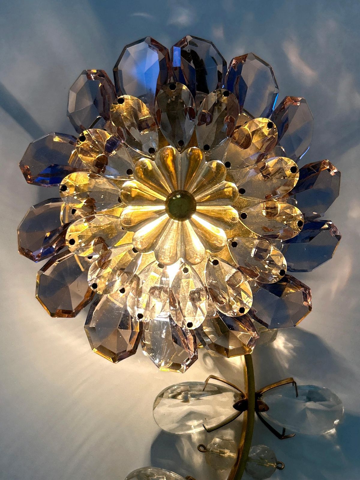 Amazing Palwa Iridescent Crystal Glass & Brass Flower Sconce Or Wall Lamp 1960s photo 1771.0