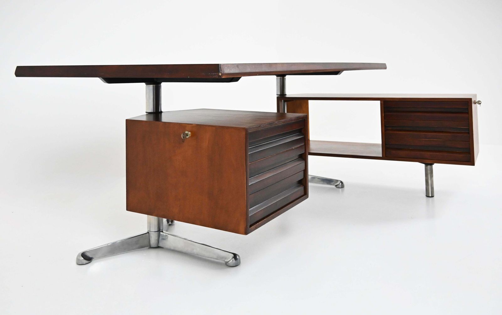 Desk By Osvaldo Borsani For Tecno, 1960s photo vintage