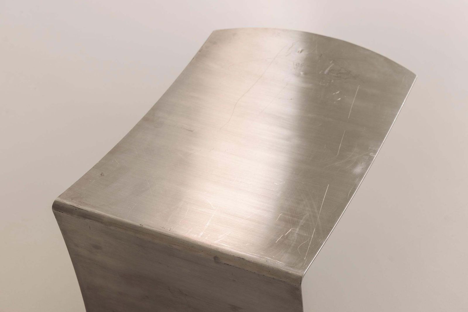 photo vinterior A Striking Set Modernist Curved Metal Stools From France, Dating To The 1980s.