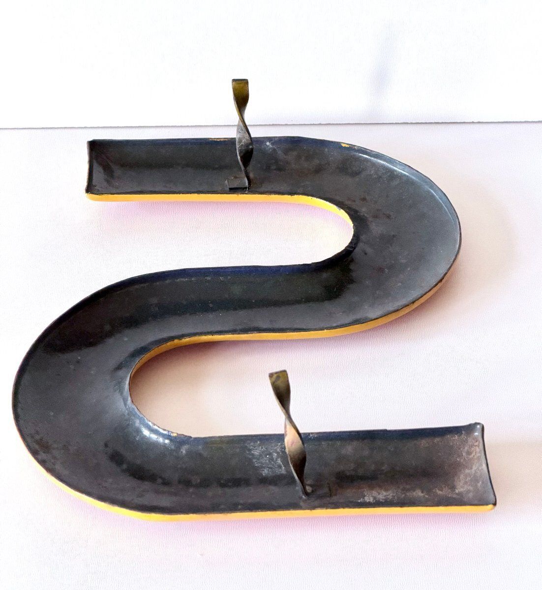 photo furniture Industriële Emaille Letter S, 1960
