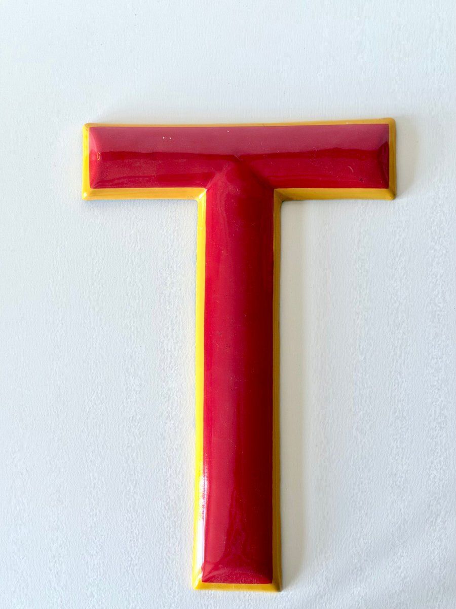 Industriële Emaille Letter T, 1960 photo furniture