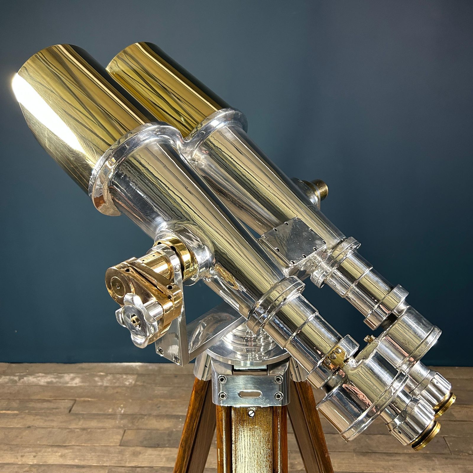Home Decor 1970's Japanese Nikon 20 X 120 Big Eye Military Binoculars & Tripod photo