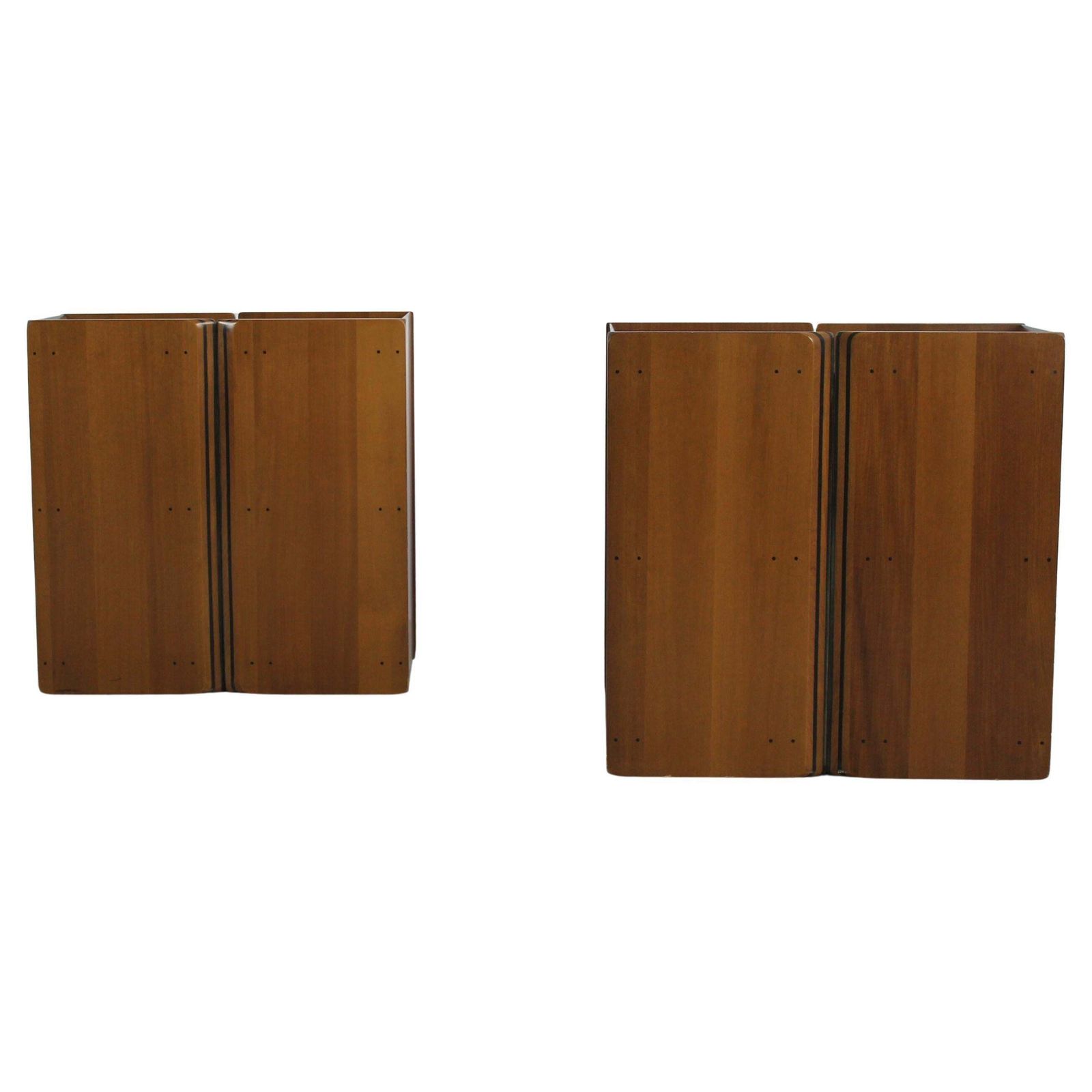 Tobia & Afra Scarpa Set Of Two Nightstands In Walnut By Maxalto 1970s Italy