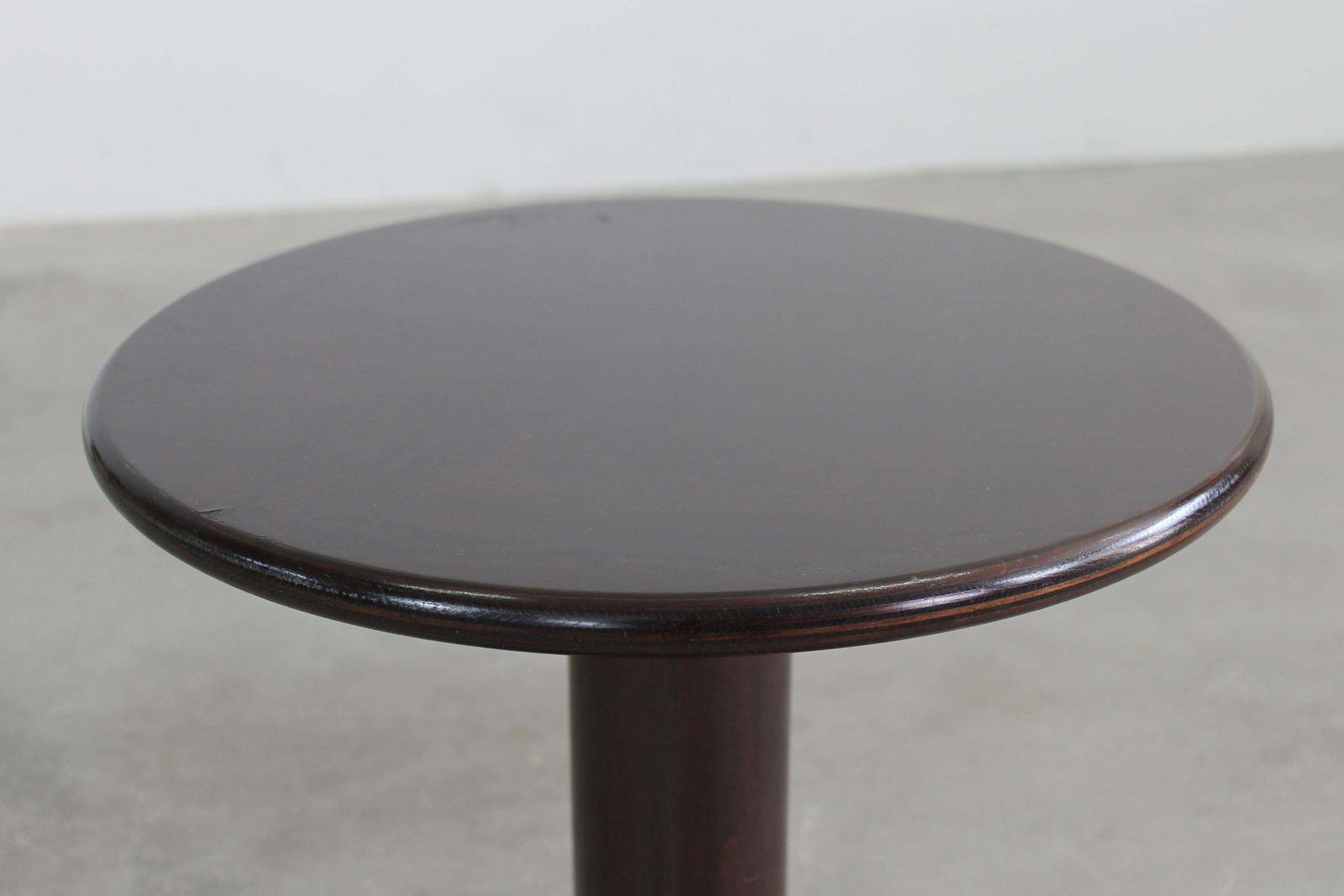 Ettore Sottsass Rocchettone Round Side Table In Walnut Wood By Poltronova 1960s photo Furniture