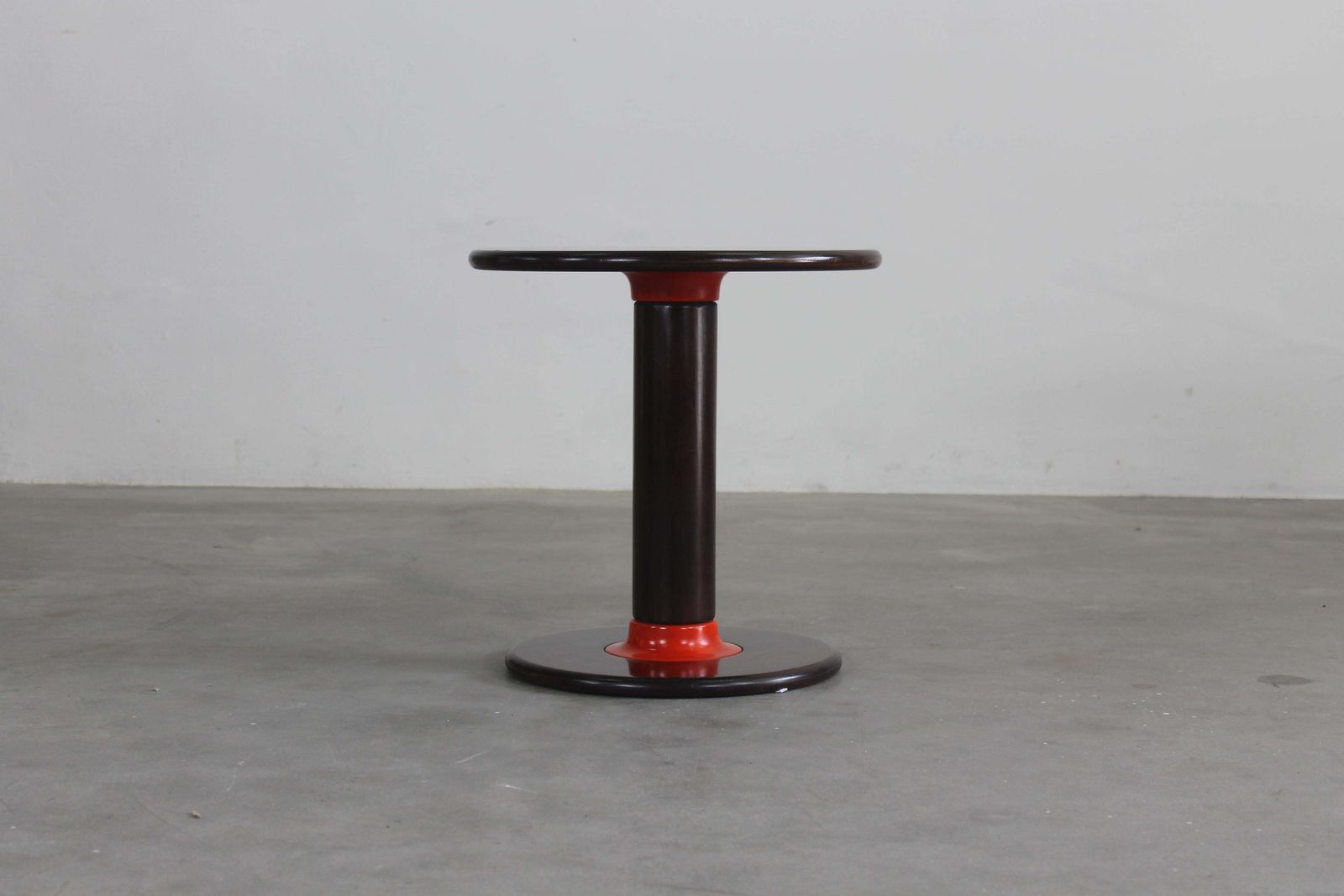Ettore Sottsass Rocchettone Round Side Table In Walnut Wood By Poltronova 1960s photo buy