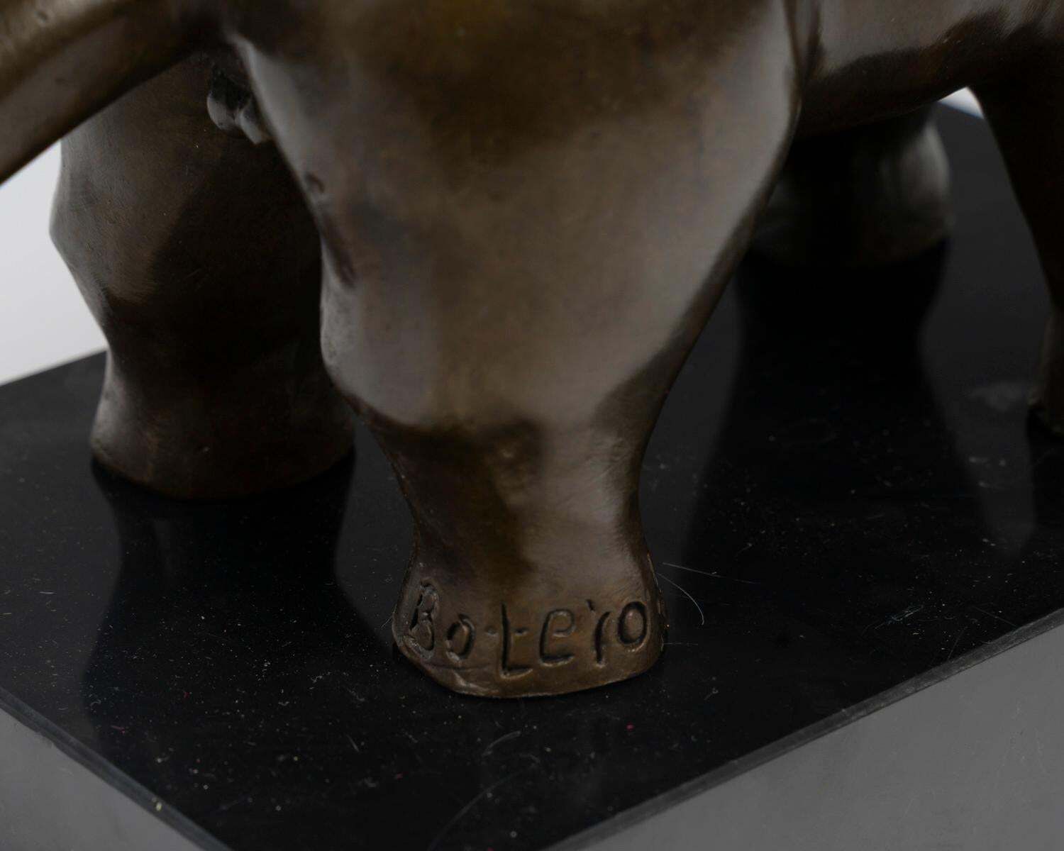 photo furniture Bronze Sculpture – El Gato – In The Style Of Fernando Botero