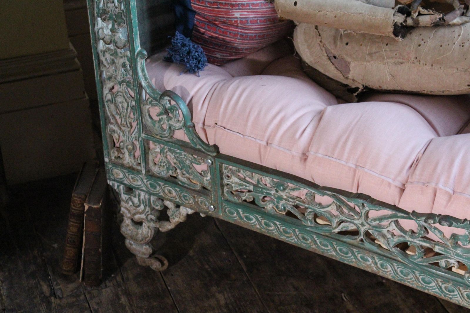 French Circa 1860 Original Painted Green Napoleon Lll Cast Iron Daybed Rococo photo vinterior