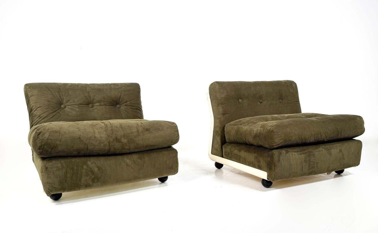Mid Century Modern Pair Of "Amanta" Armchairs By Mario Bellini, 1960s photo for sale