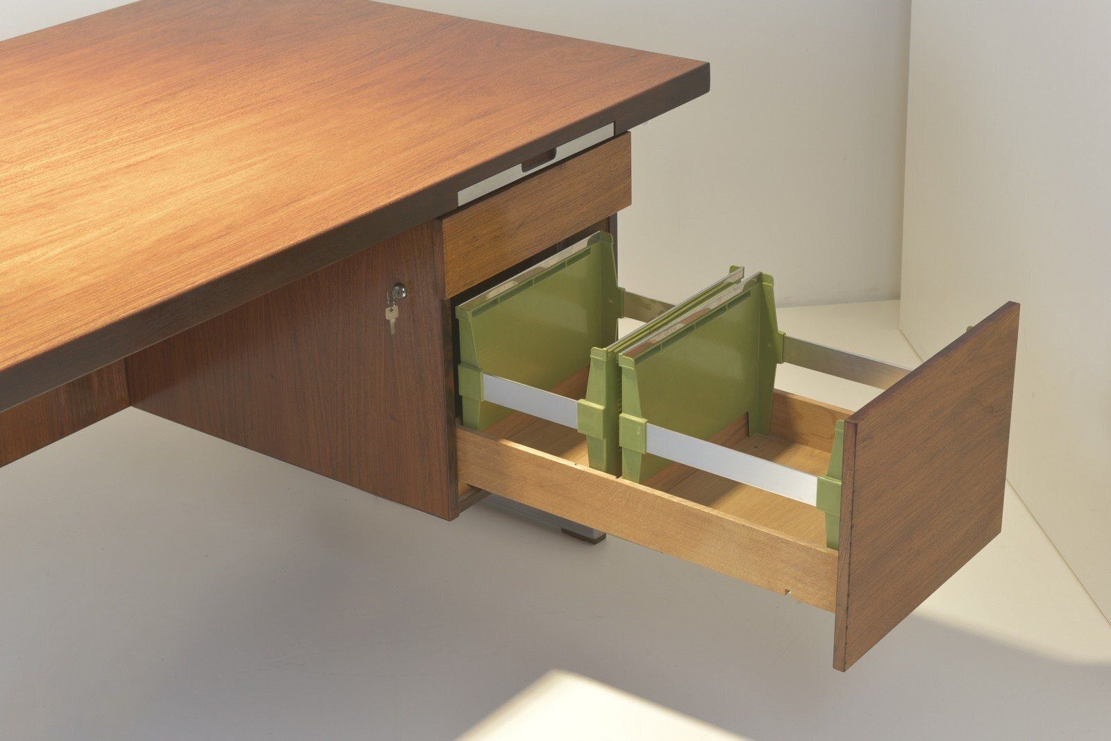 photo vintage Desk In Rosewood By Marius Byrialsen, 1960s