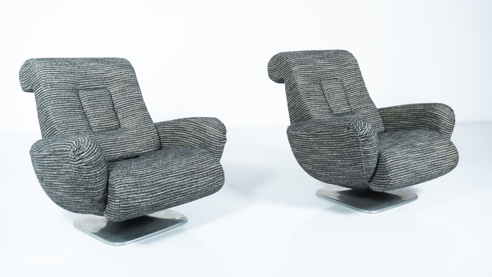 Mid Century Pair Of Armchairs, 1960s photo vintage