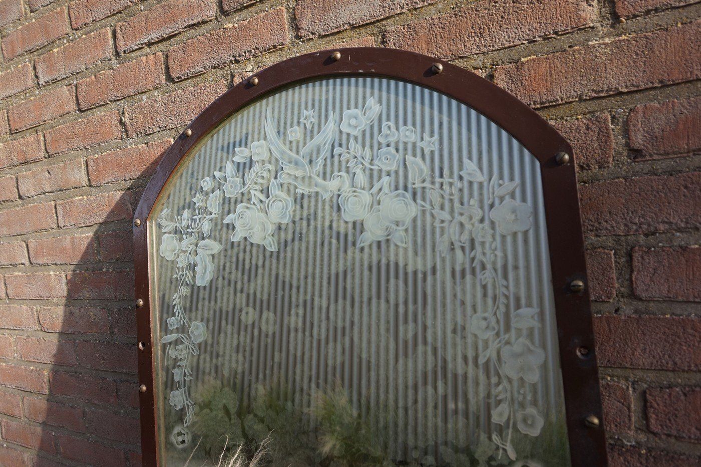 19th Century Belle époque French Etched Mirror With Fountian, Water Lilies And Dove Motif photo Home Decor