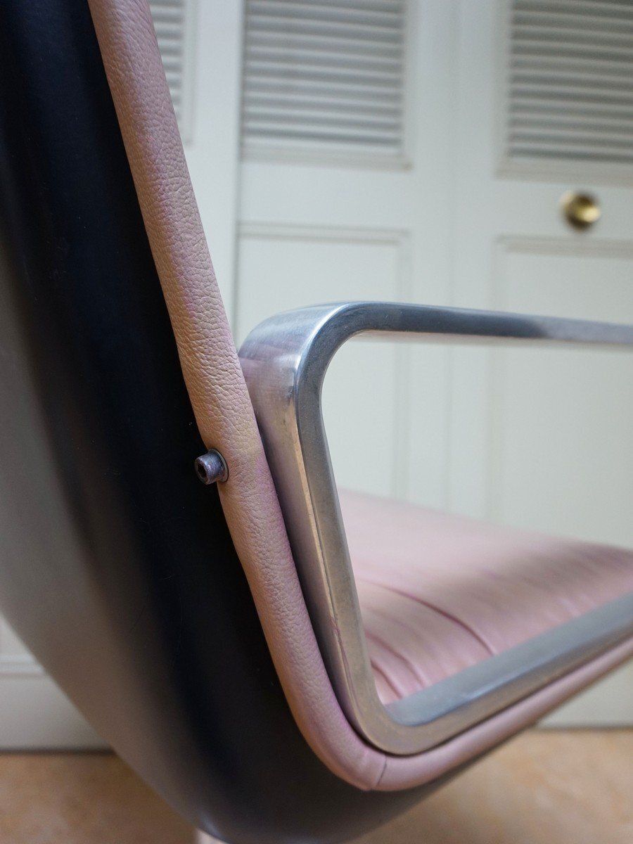 photo furniture Set Of Delta Pink Leather Office Chairs From Wilkhahn, 1968