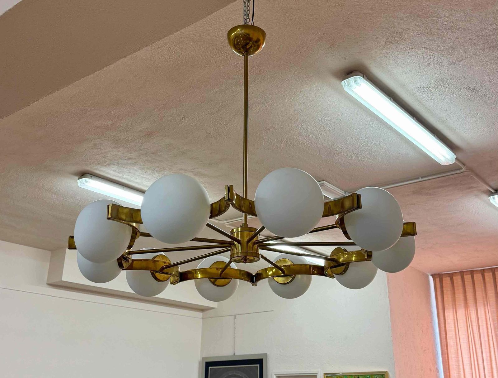 Italian Murano Glass Chandelier With 10 White Spheres And Radial Brass Structure photo vintage