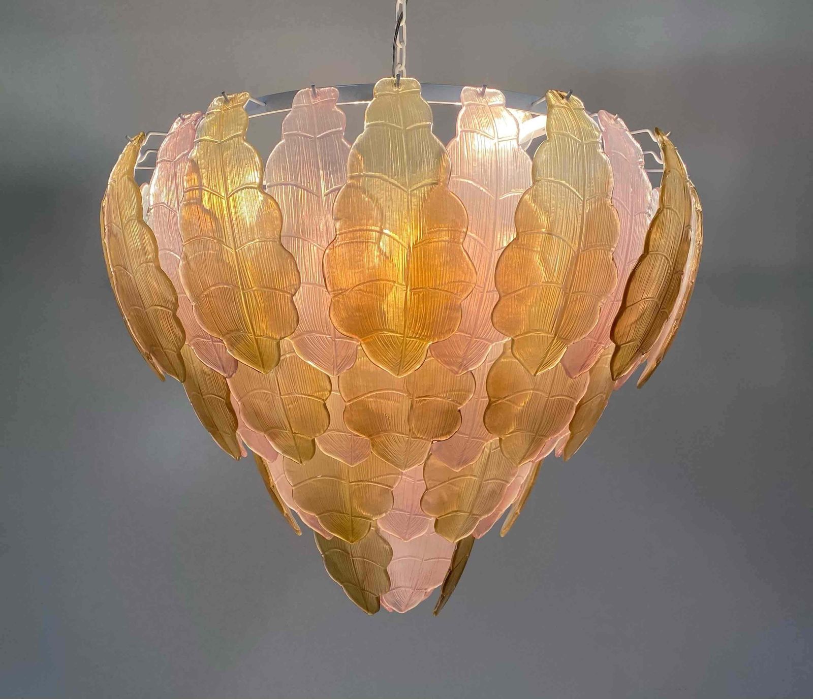 photo furniture Italian Art Deco Gold And Pink Murano Glass Chandelier