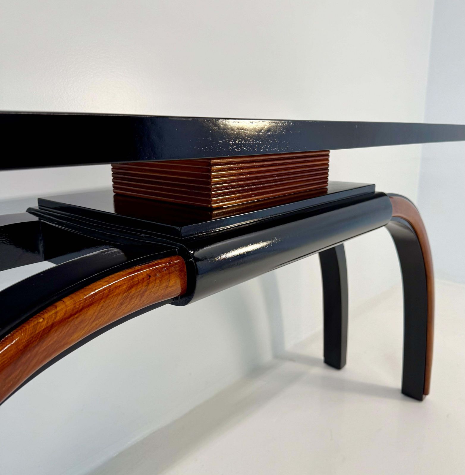 Italian 1940s Art Deco Console In Black Lacquer, Walnut And Maple Burl photo vintage