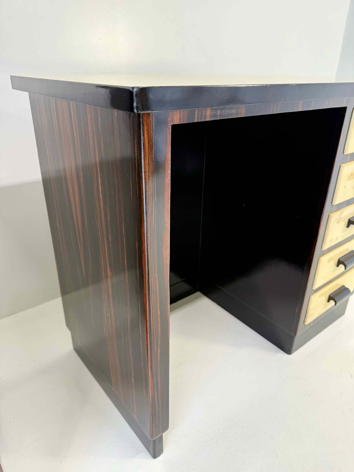 Pair Of Italian Art Deco Twin Desks In Macassar And Parchment, 1940s photo vinterior