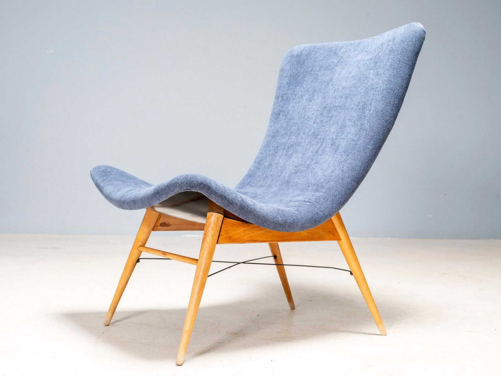 Shell Fauteuils Van Miroslav Navrátil, Tsjechisch Meubilair, Jaren 1960 – Set Van 3 photo for sale