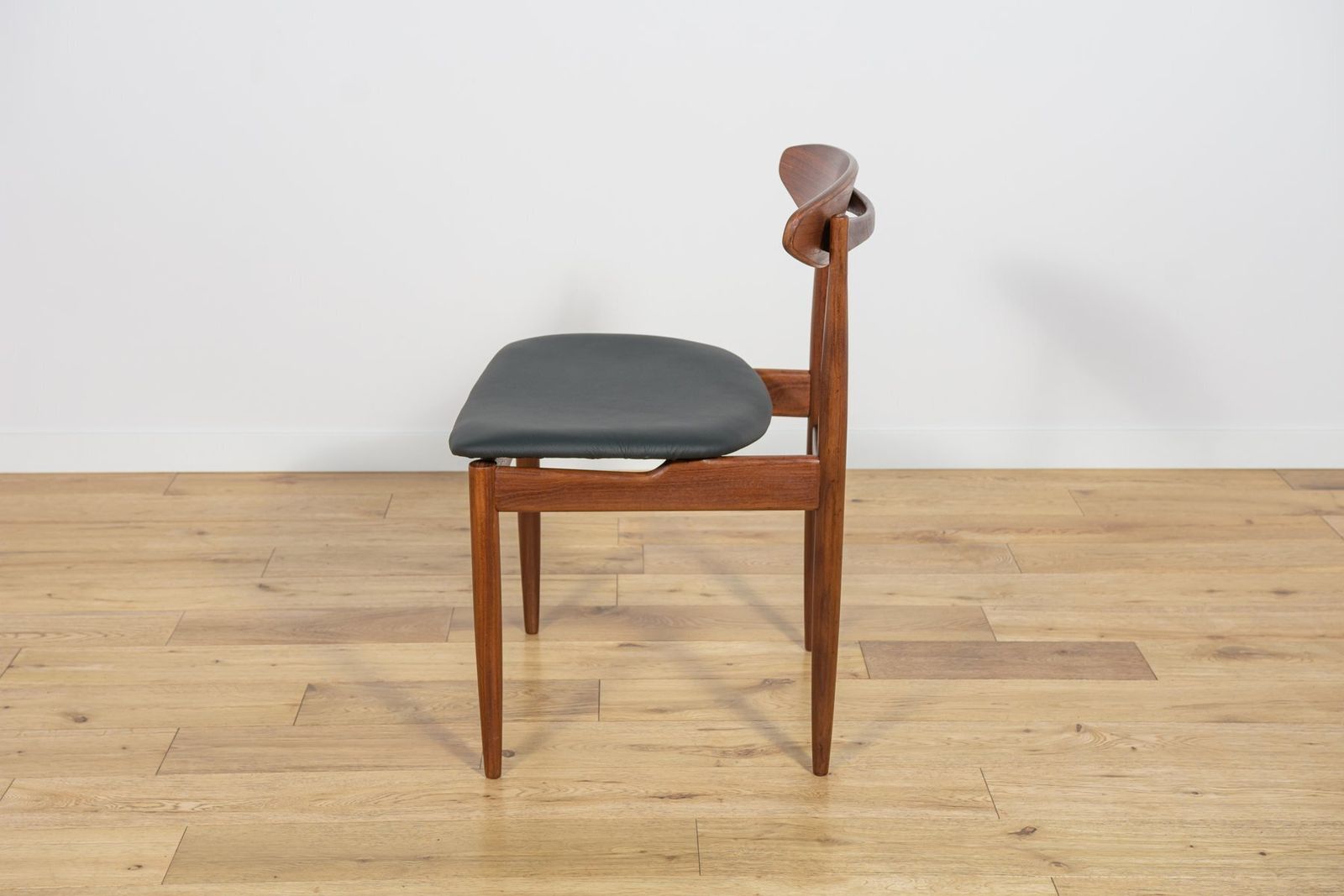 1741.0 Mid Century Modern Teak Dining Chairs By Ib Kofod Larsen For G Plan, 1960s, Set Of 4 photo