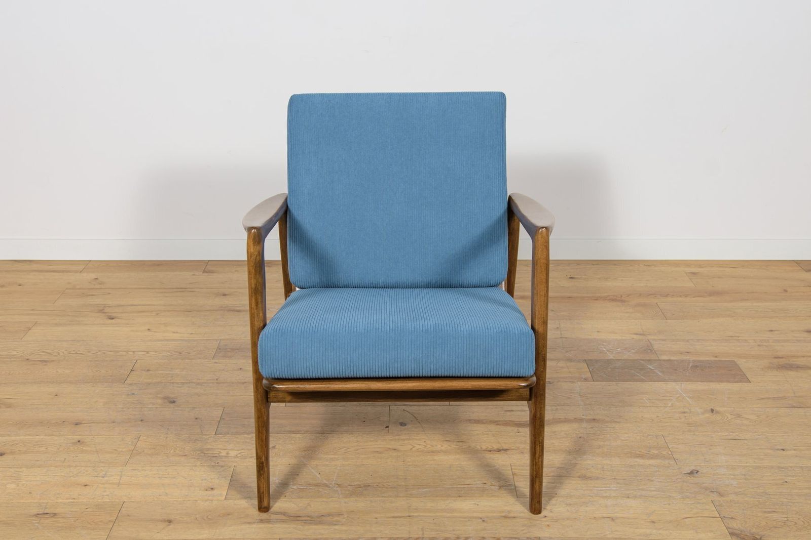 Model 300 139 Armchair From Swarzędz Factory, Poland, 1960s photo furniture