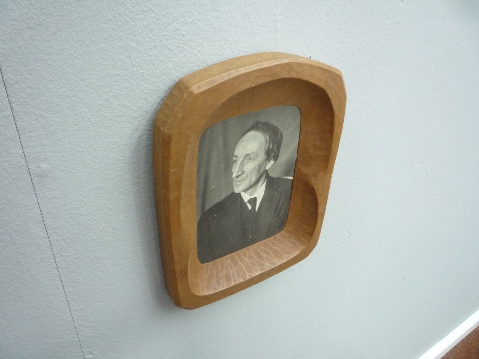 Anthroposophical Limewood Picture Frame By Fritz Schuy, 1920s photo furniture