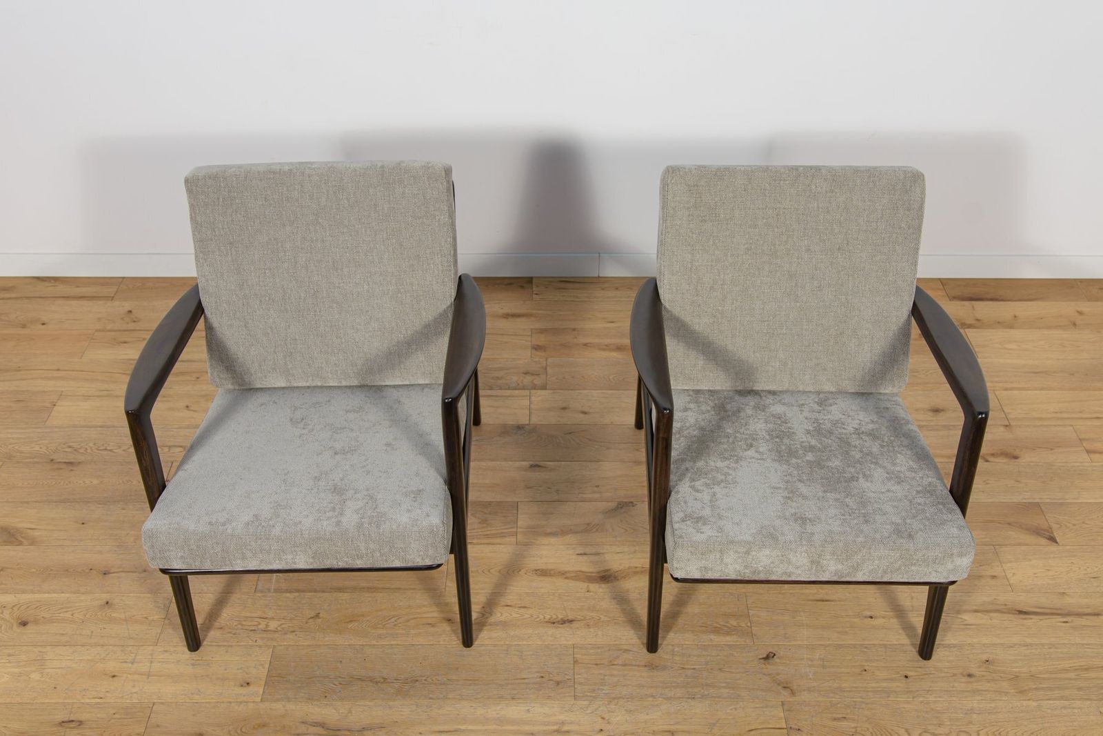 Model 300 139 Chairs From Swarzędz Factory, Poland, 1960s, Set Of 2 photo Furniture