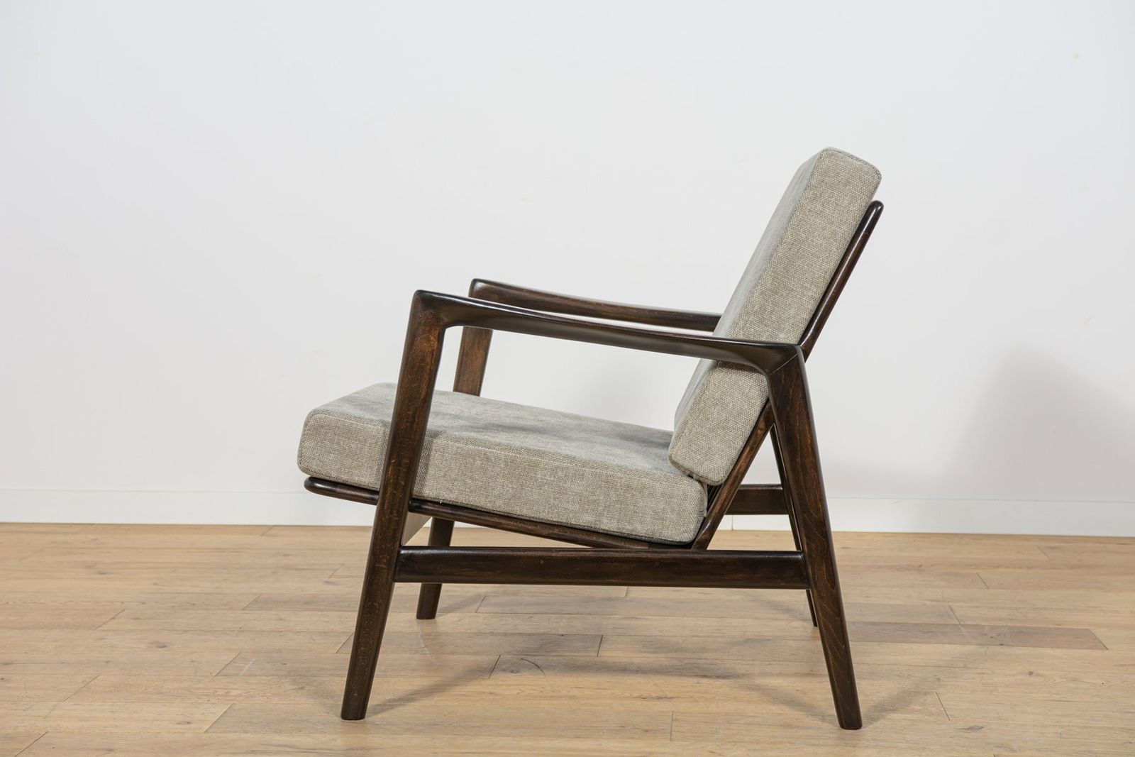 Model 300 139 Lounge Chair From Swarzędz Factory, Poland, 1960s photo Furniture