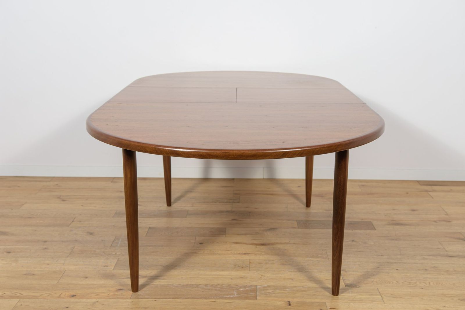photo vinterior Mid Century Modern Oval Dining Table In Teak From G Plan, United Kngdom, 1960s