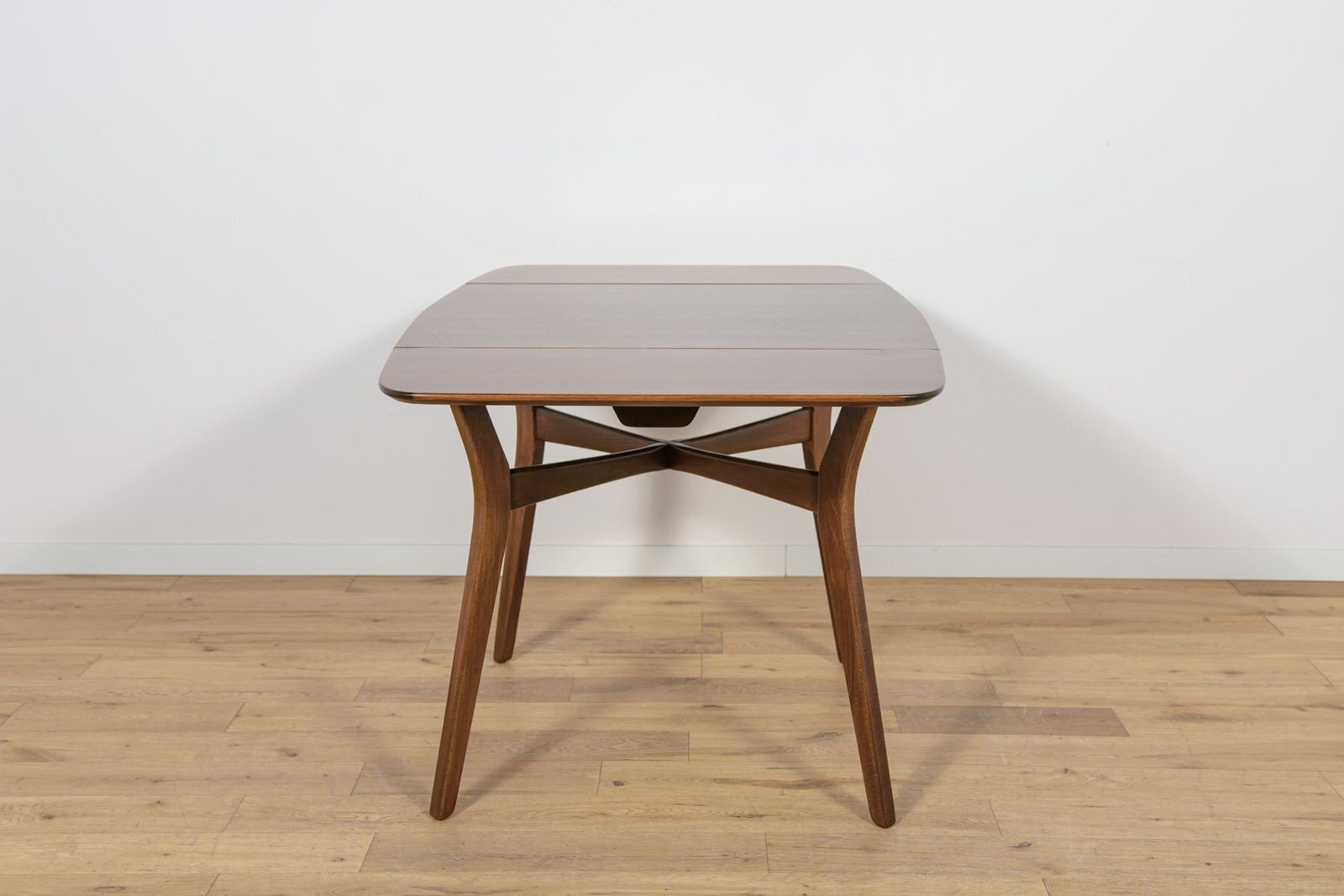 photo furniture Mid Century Butterfly Dining Table From G Plan, United Knigdom, 1950s