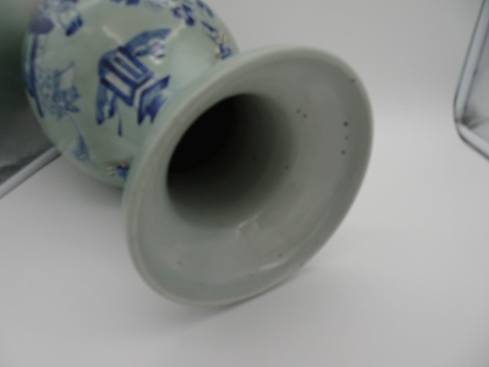photo furniture Antique Chinese Porcelain Vase, 1890s