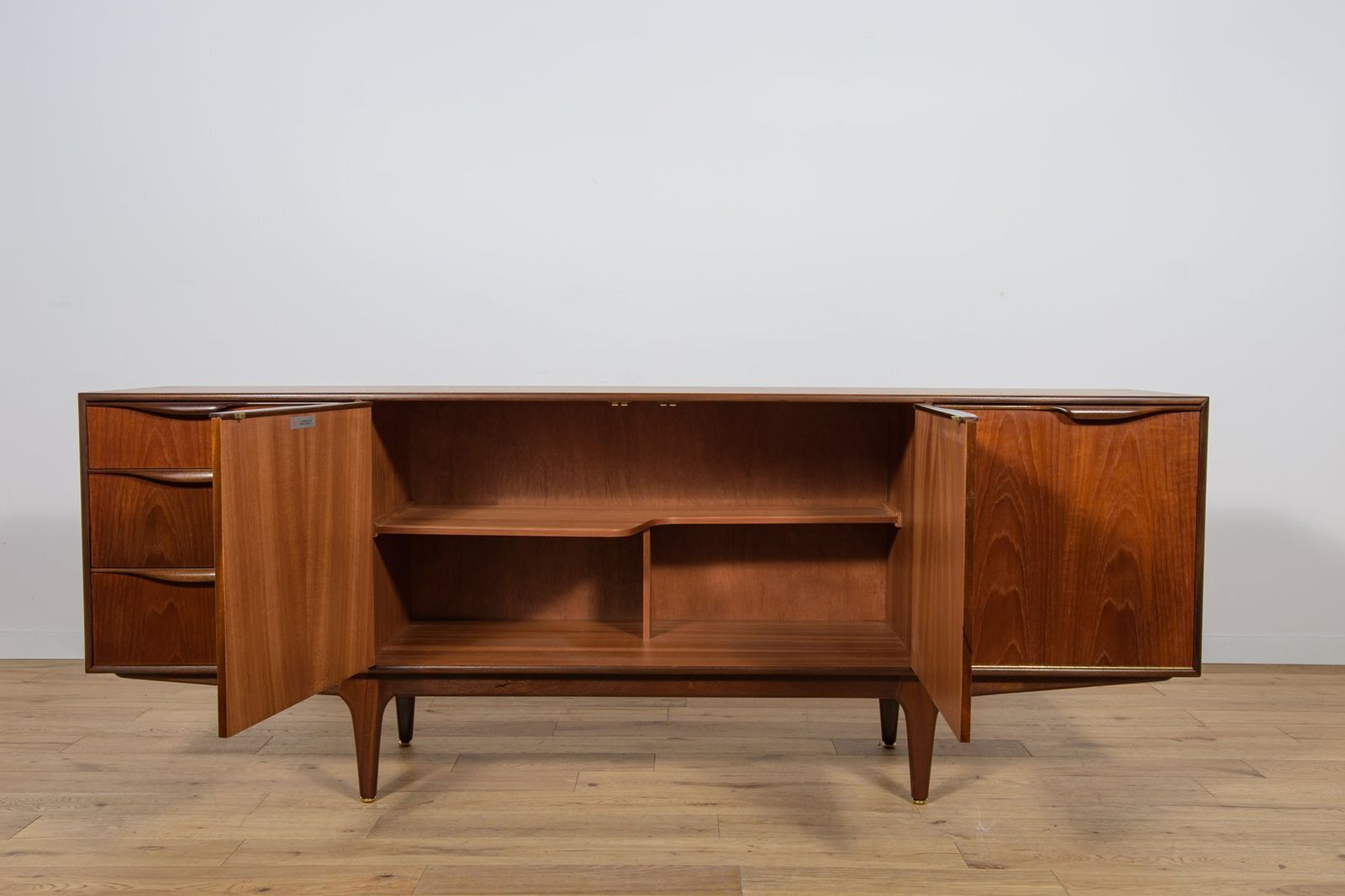 photo vinterior Mid Century Teak Sideboard By Tom Robertson For McIntosh, United Knigdom, 1960s